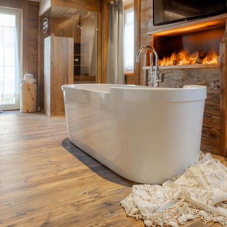 John Luxury Suites Фолгария Екстериор снимка