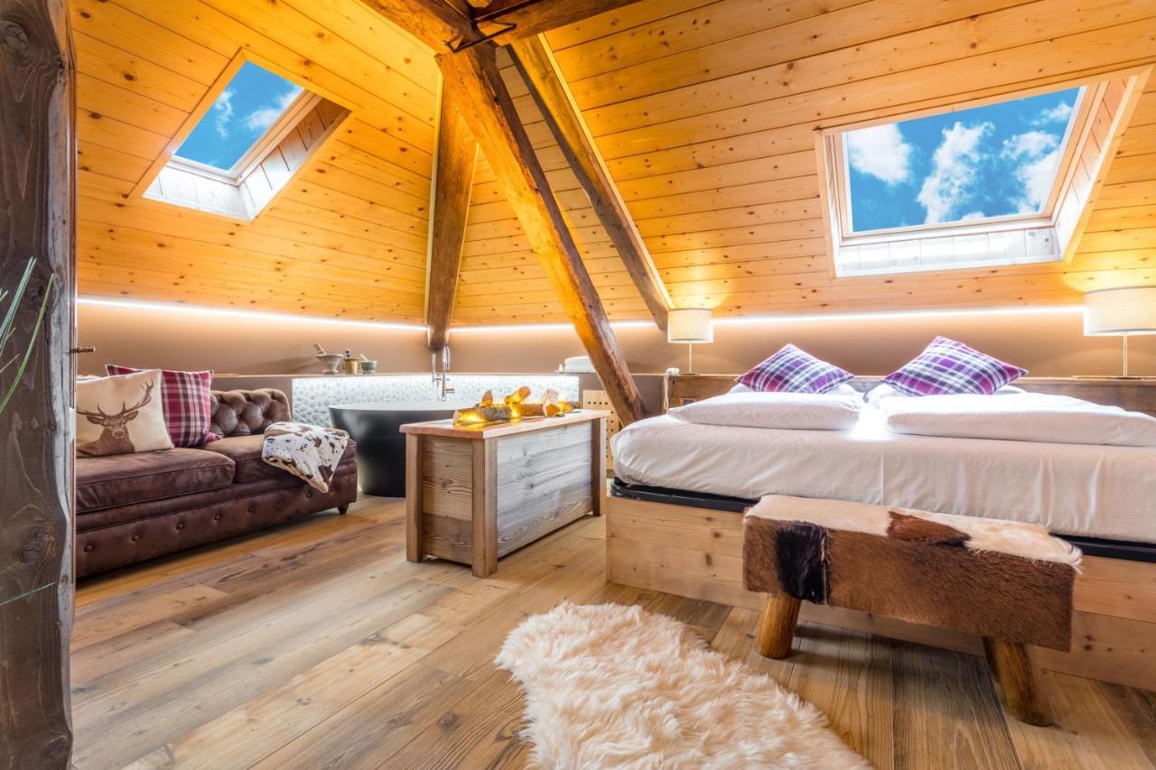 John Luxury Suites Фолгария Екстериор снимка
