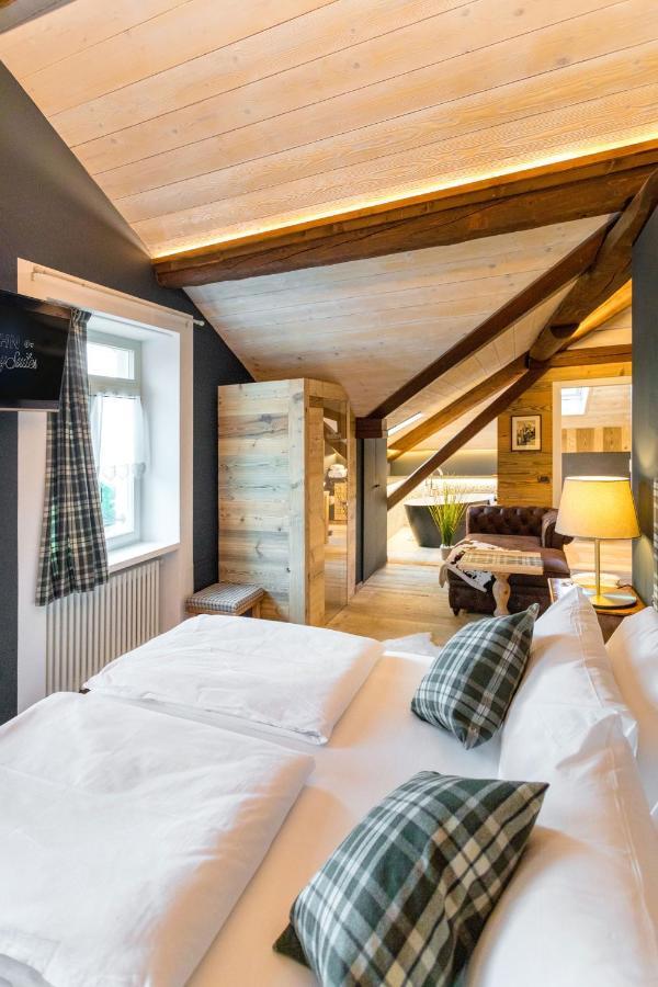 John Luxury Suites Фолгария Екстериор снимка