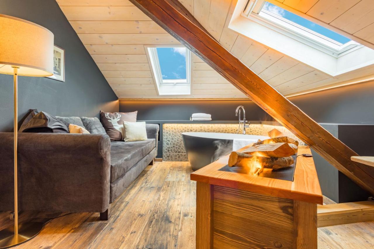 John Luxury Suites Фолгария Екстериор снимка