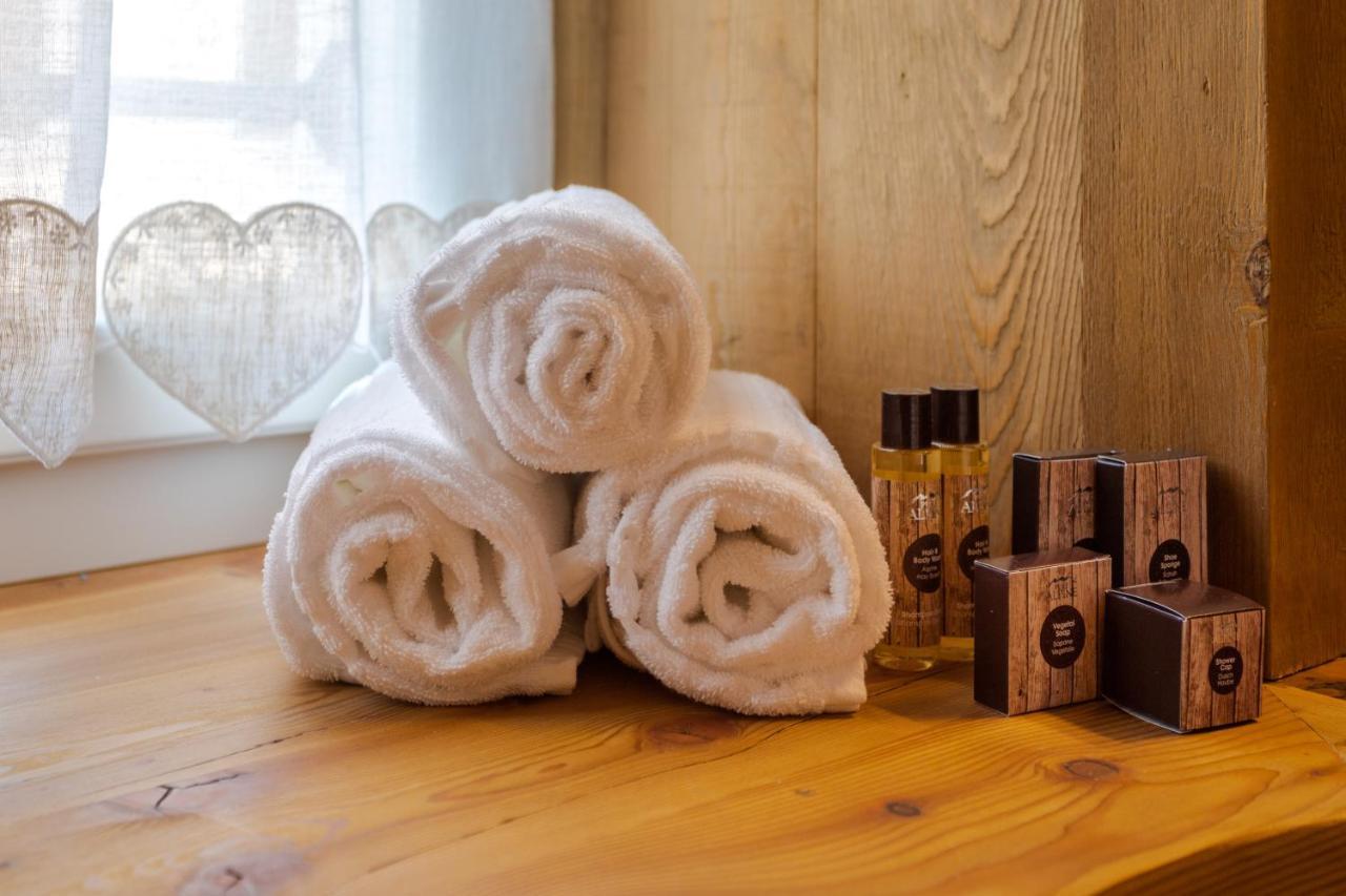 John Luxury Suites Фолгария Екстериор снимка