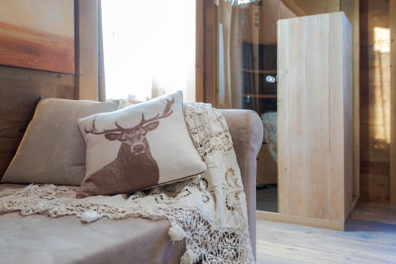 John Luxury Suites Фолгария Екстериор снимка